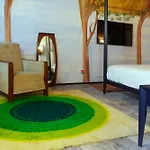 La Grotta - Elegante suite tra arte e natura a Modena
