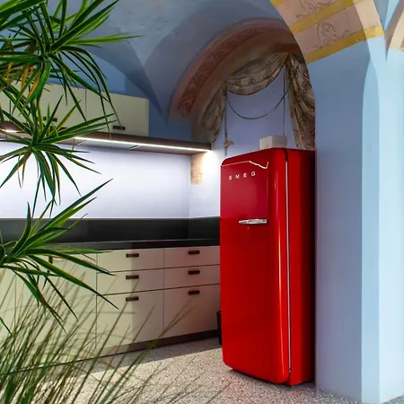 La Grotta - Elegante suite tra arte e natura a Modena