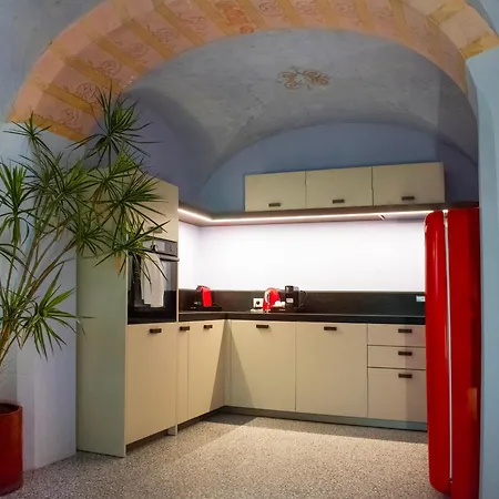 La Grotta - Elegante suite tra arte e natura a Modena