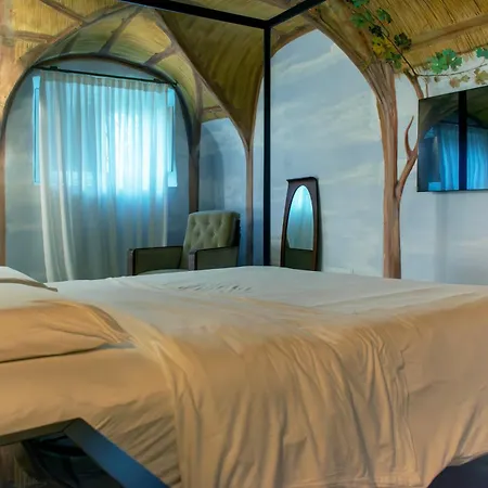 La Grotta Incantata - Elegante Tra Arte E Natura A Appartement Modène